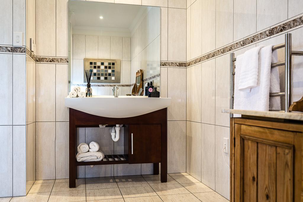 Executive Apartment In Private Complex Havelock North Exterior foto